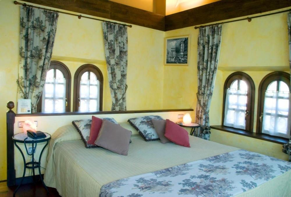Hotel Palacete Real Villamayor  Extérieur photo